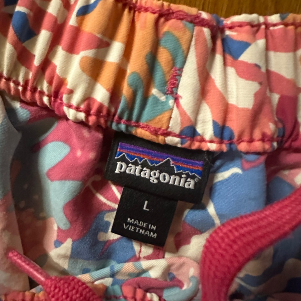 Patagonia Baggies 5” — Size L - Picture 3 of 3